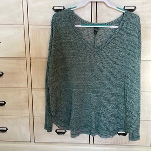 Wild Fable + medium + v neck + long sleeve